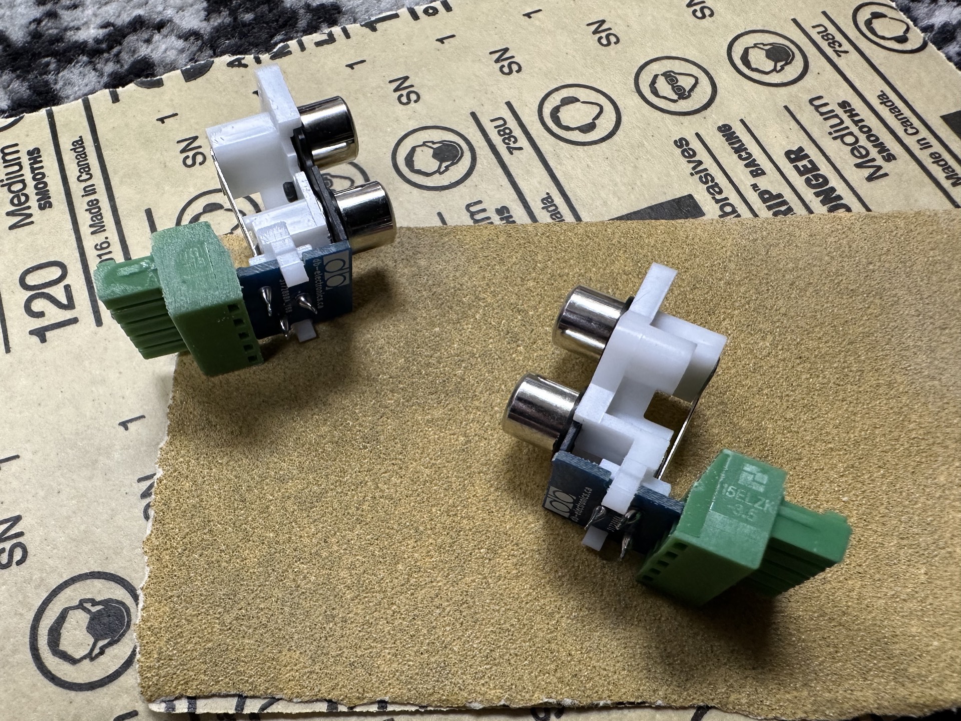 Extron Sandpaper